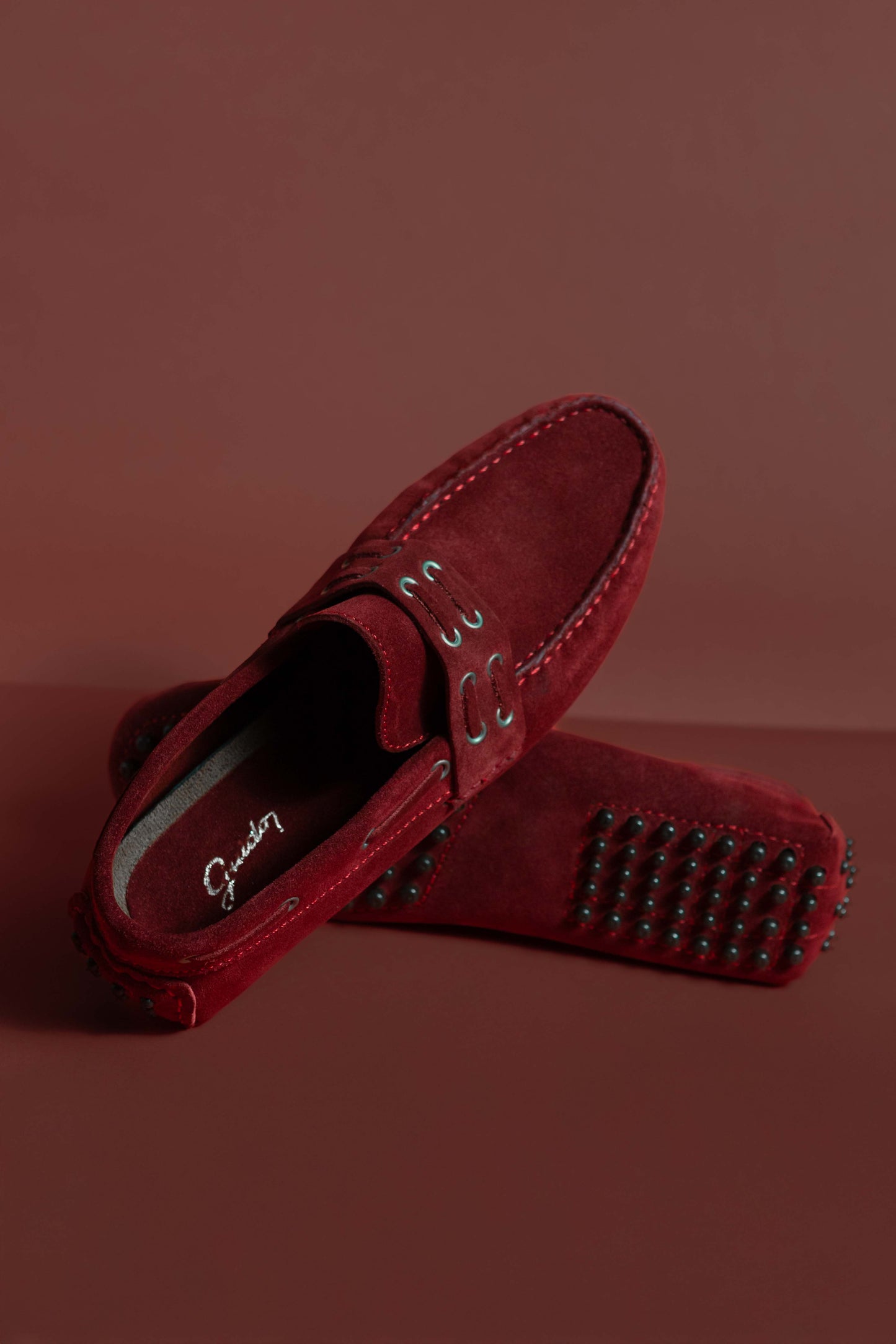 Driver 050 Red Suede