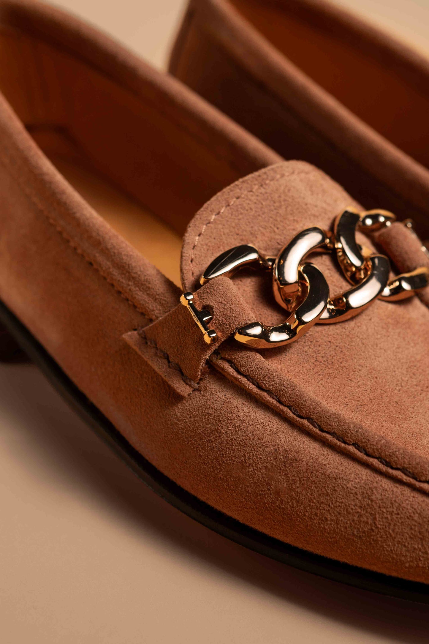 Moccasin 5327 Brick Suede