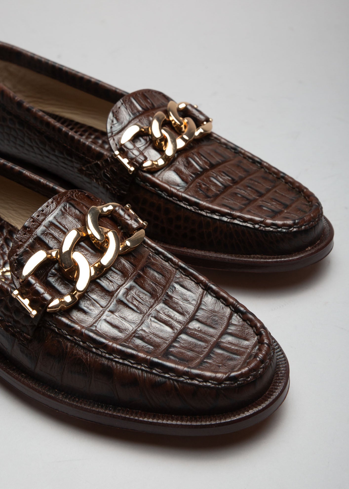 Moccasin 5327 Chain Dark Brown