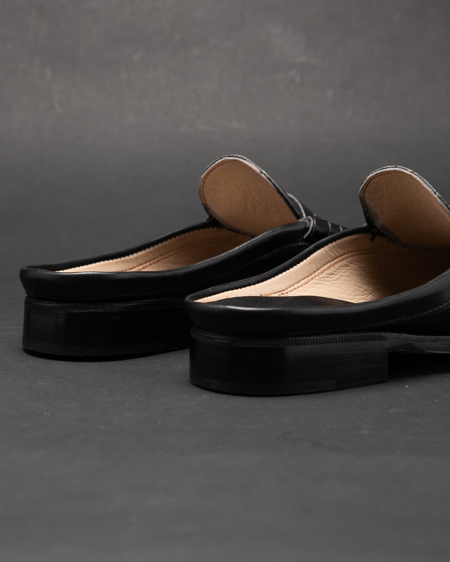 Mule 6379 Black