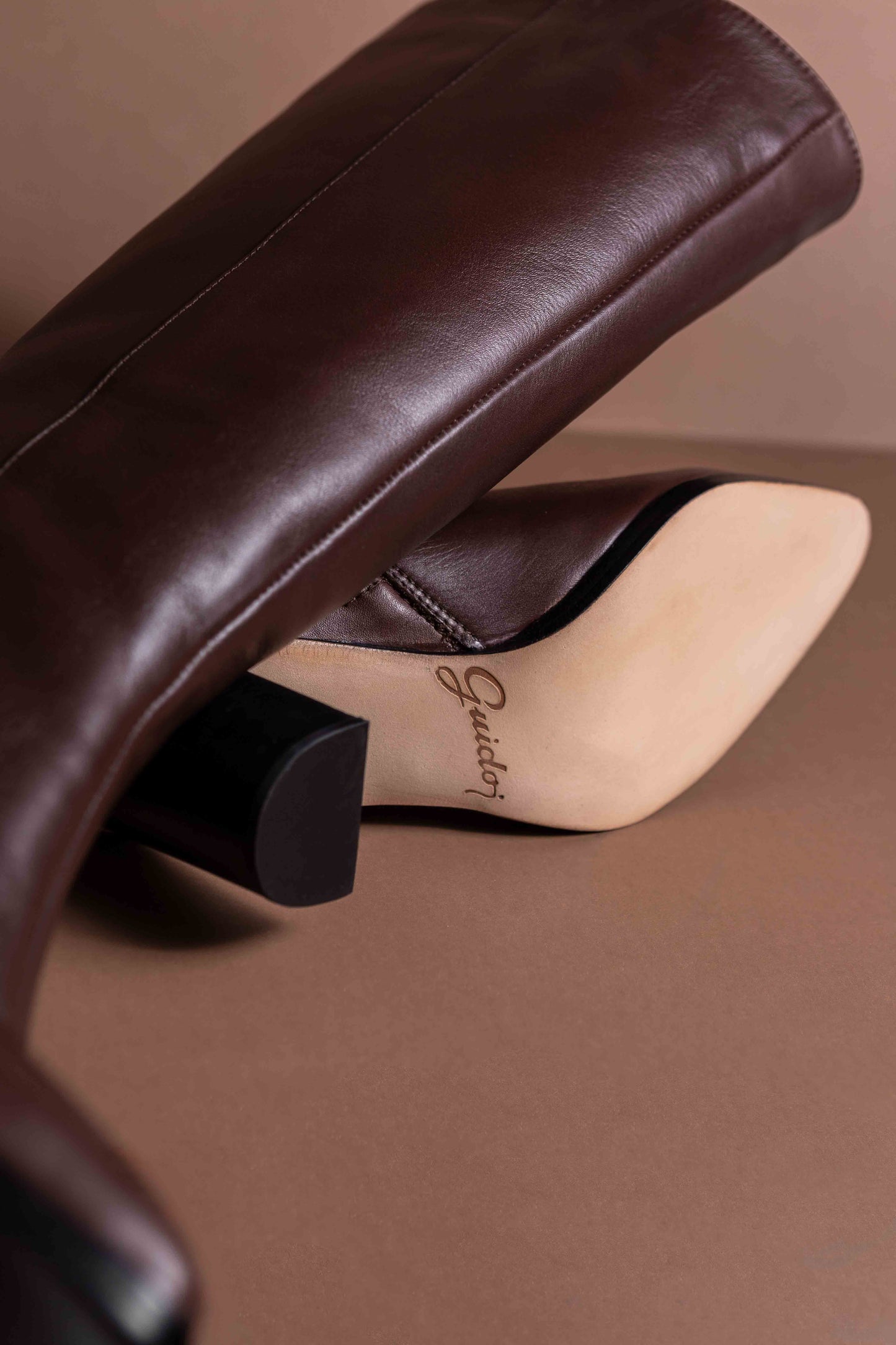 Bota Caña Alta Olivia Negro
