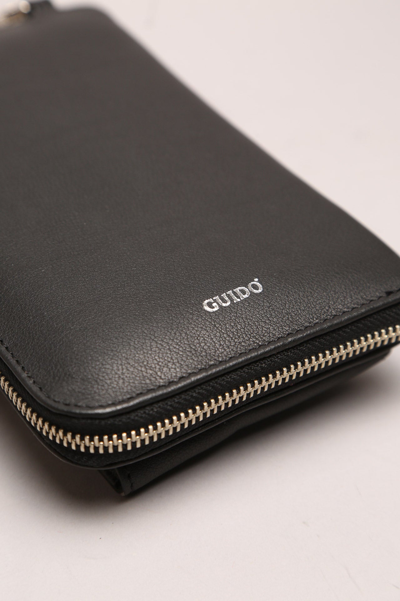 Cartera André Porta Celular Negro