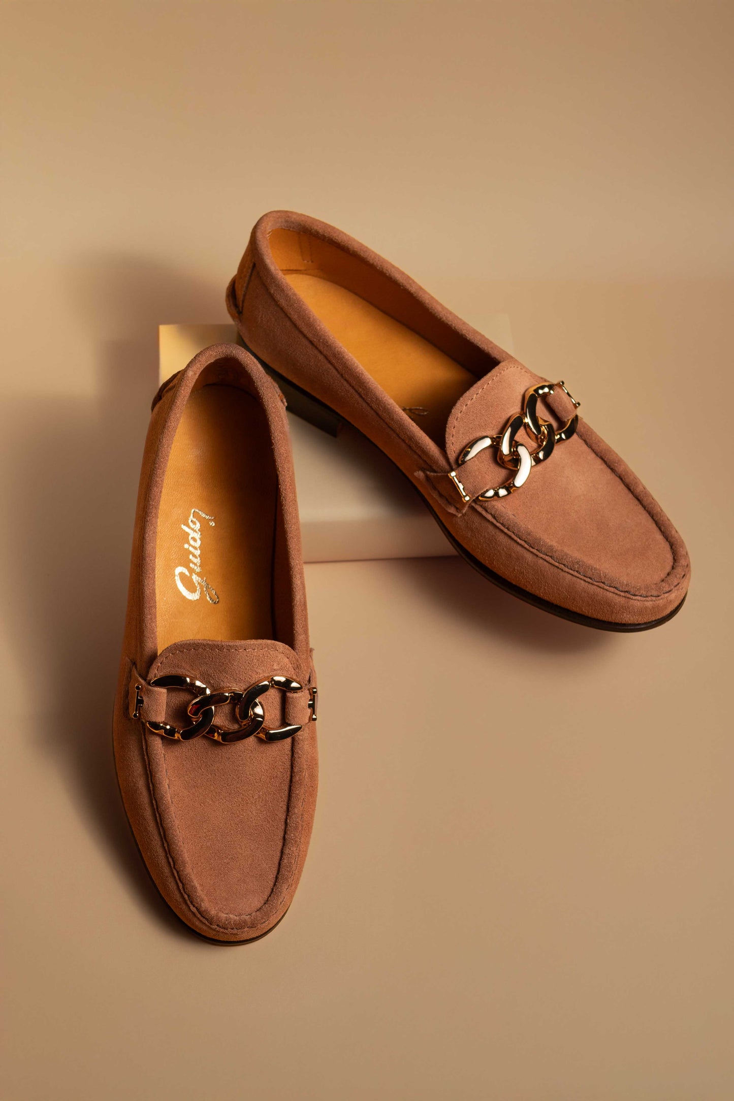 Moccasin 5327 Brick Suede