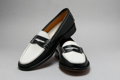 Moccasin 5379 Black & White