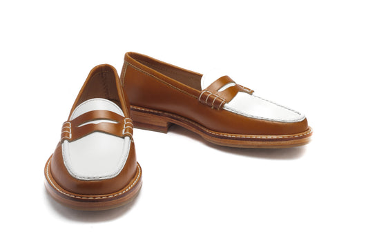 Moccasin 5379 Tan & White