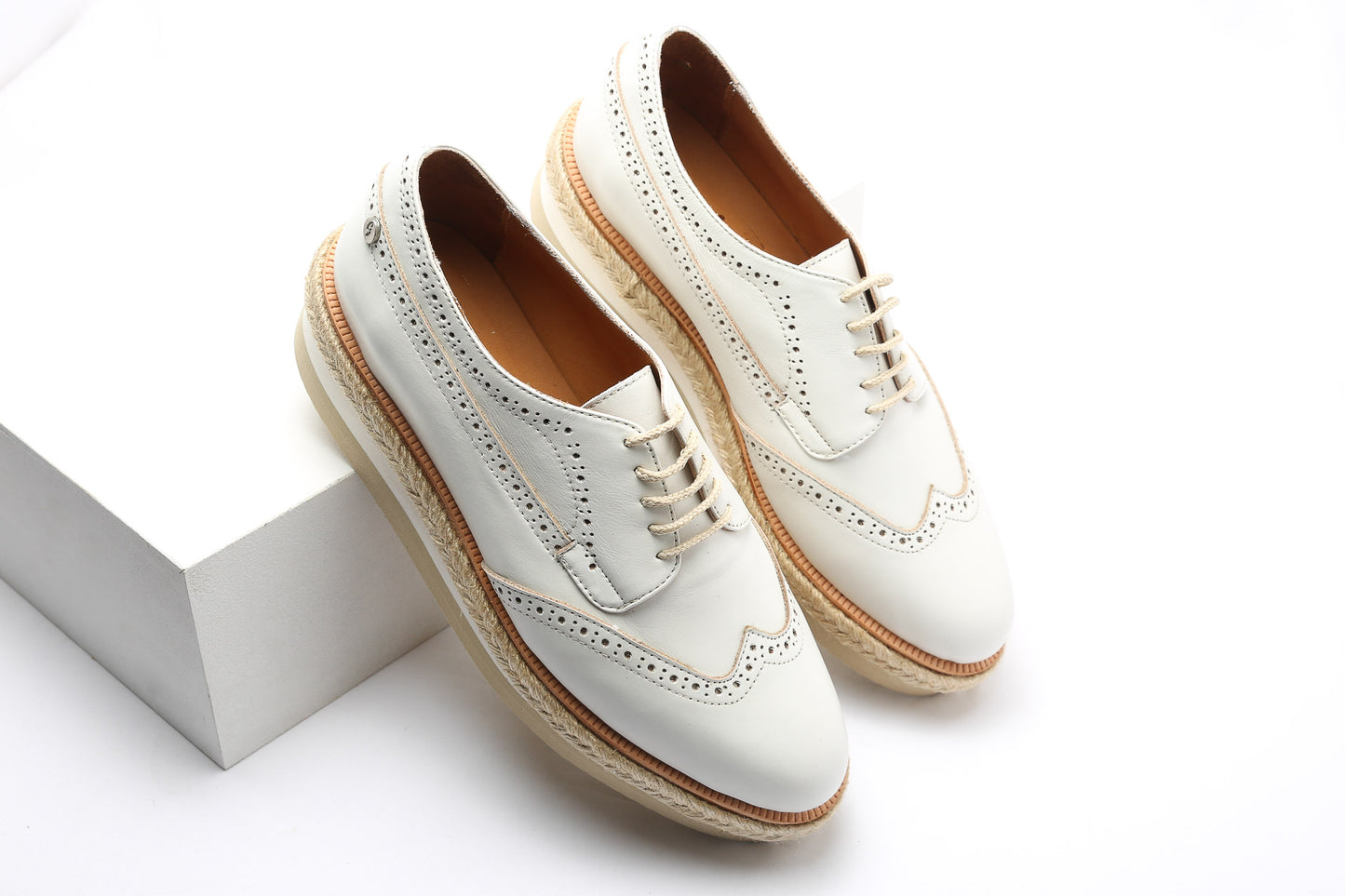 Lace-Up 801 White