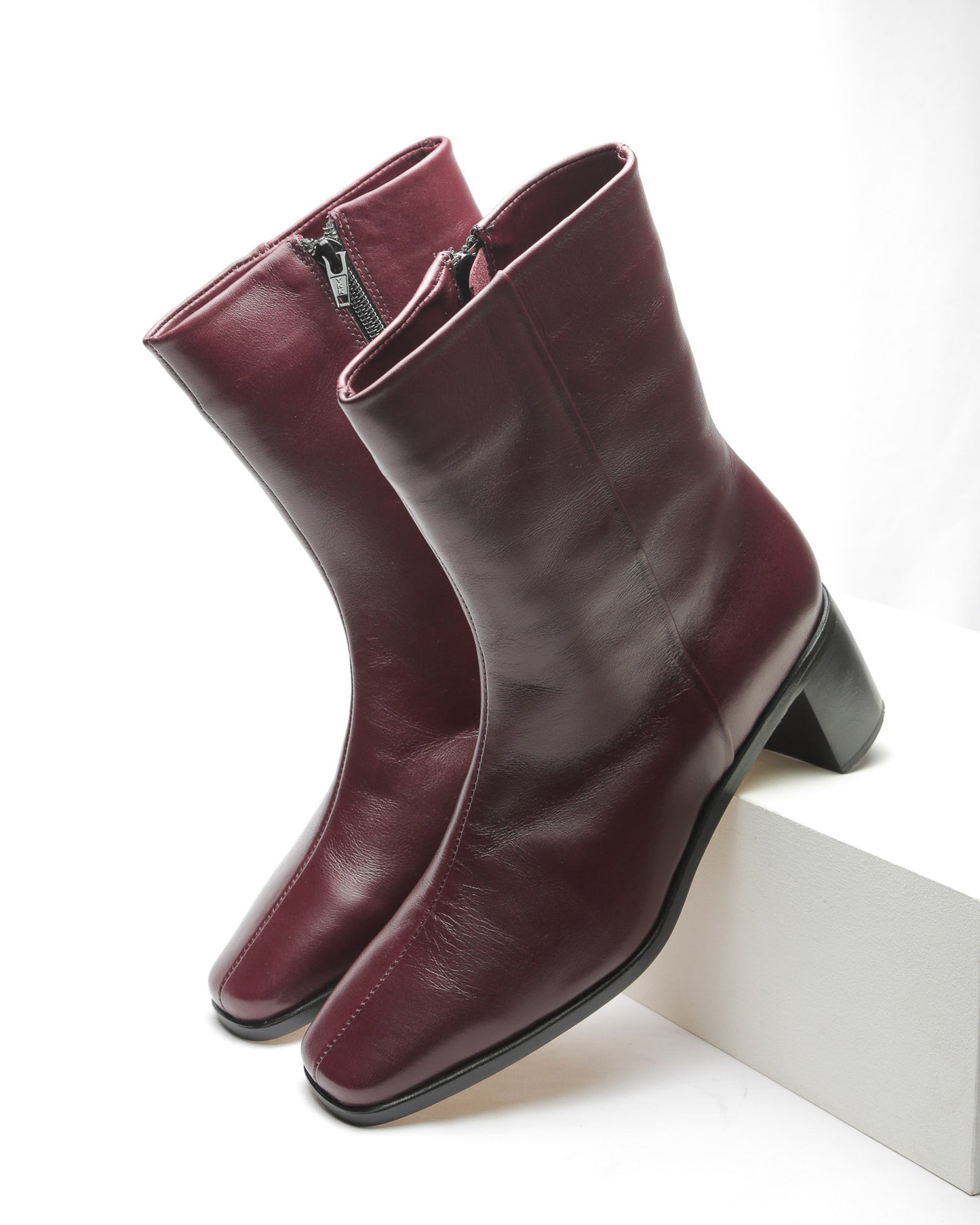 Bota Giulia Borgoña